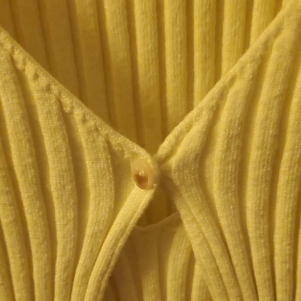Crescent Light Yellow Ribbed Knit Top - Picture 3 of 6